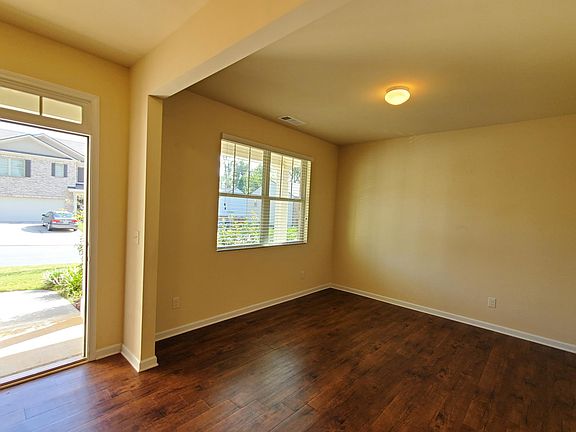 4th image of 38 Thimbleberry Dr