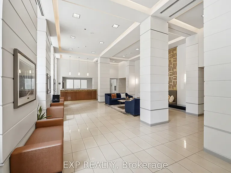 230 King St E #Penthouse 20 — Photo 5