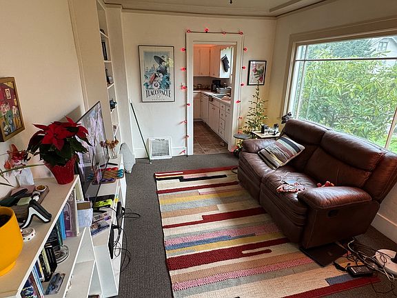 TV area (living room)