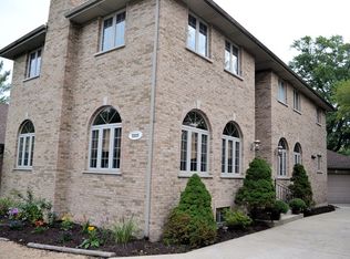 2225 Glenview Rd, Glenview, IL 60025