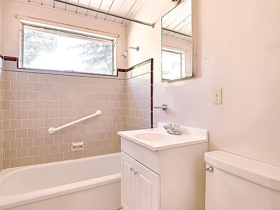 5th image of 709 Gray Ave