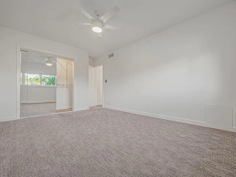 305 Strand St #B — Photo 13