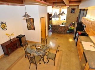 904 E Pearson St UNIT 106, Milwaukee, WI 53202