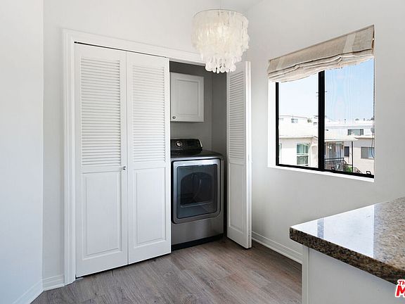 5th image of 817 10th St Unit 205