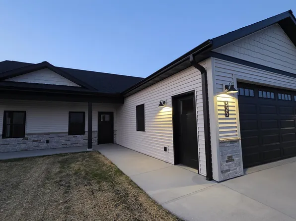 325 Model Rd, Cuba City, WI 53807