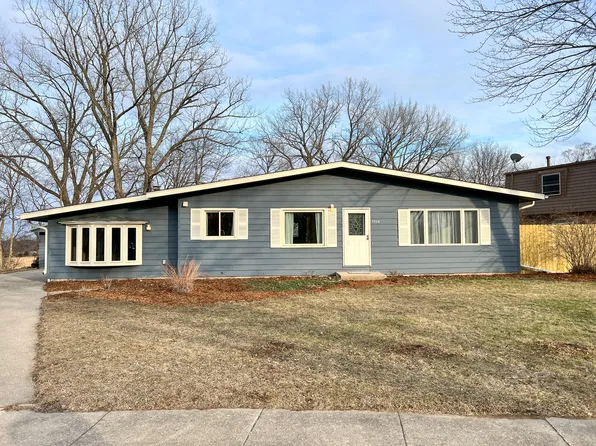 3304 Jewel Cir, Ames, IA 50010
