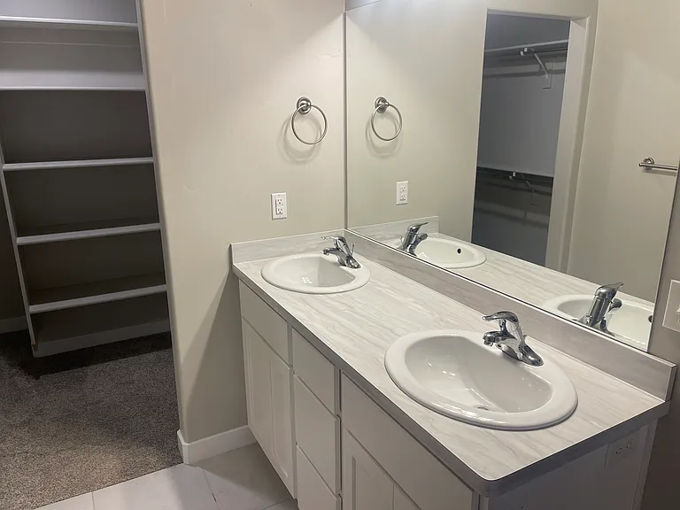 1138 S 1740 W — Photo 12