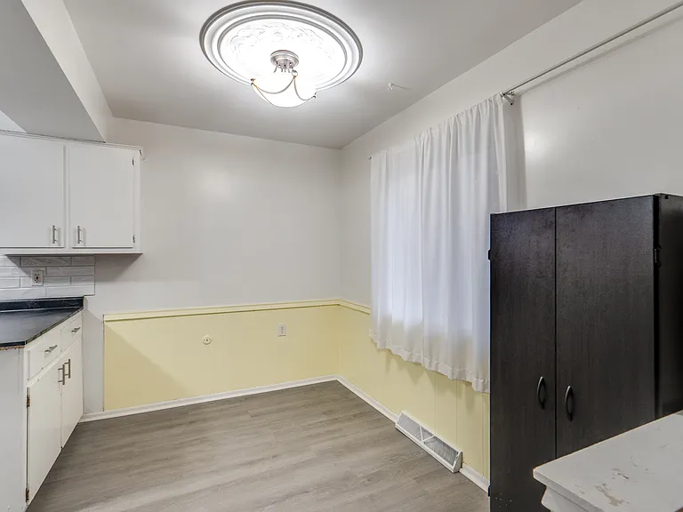 1524 Robin Ln — Photo 14
