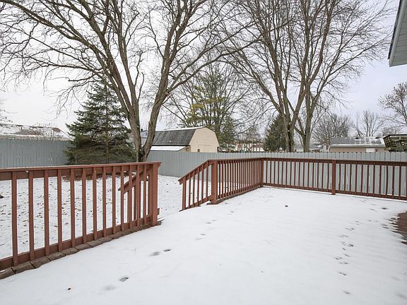 5th image of 757 Mimosa Pl