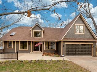 8036 N Brooklyn Ave, Kansas City, MO 64118