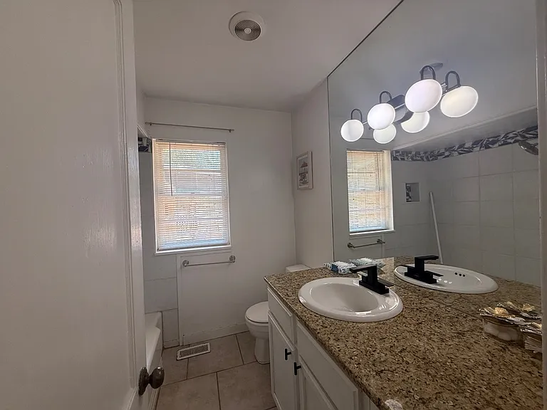 3105 NW 21st St — Photo 25