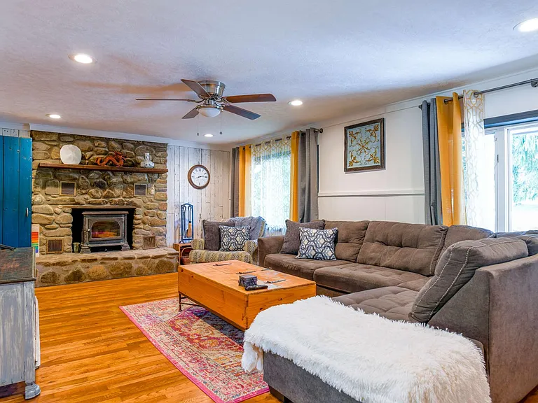 2143 Pisgah Hwy — Photo 5