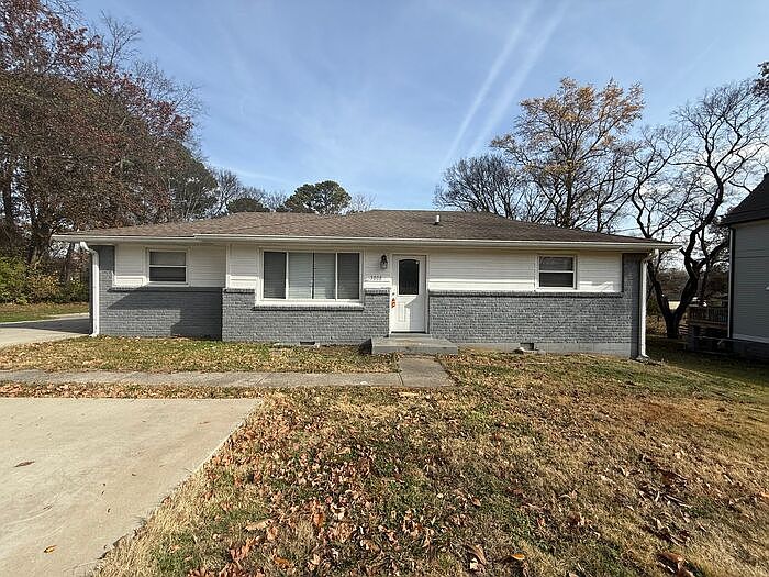 1st image of 3808 Chambers Dr