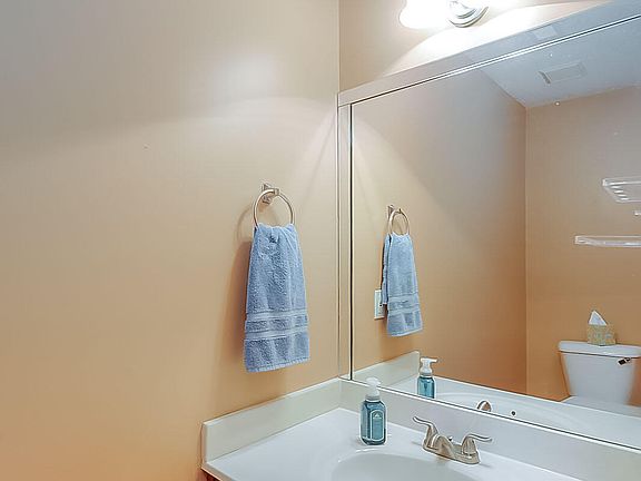 5th image of 540 Wellington Gardens Dr