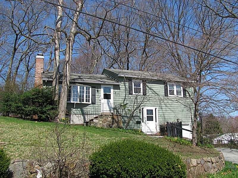 1st image of 105 Cora St
