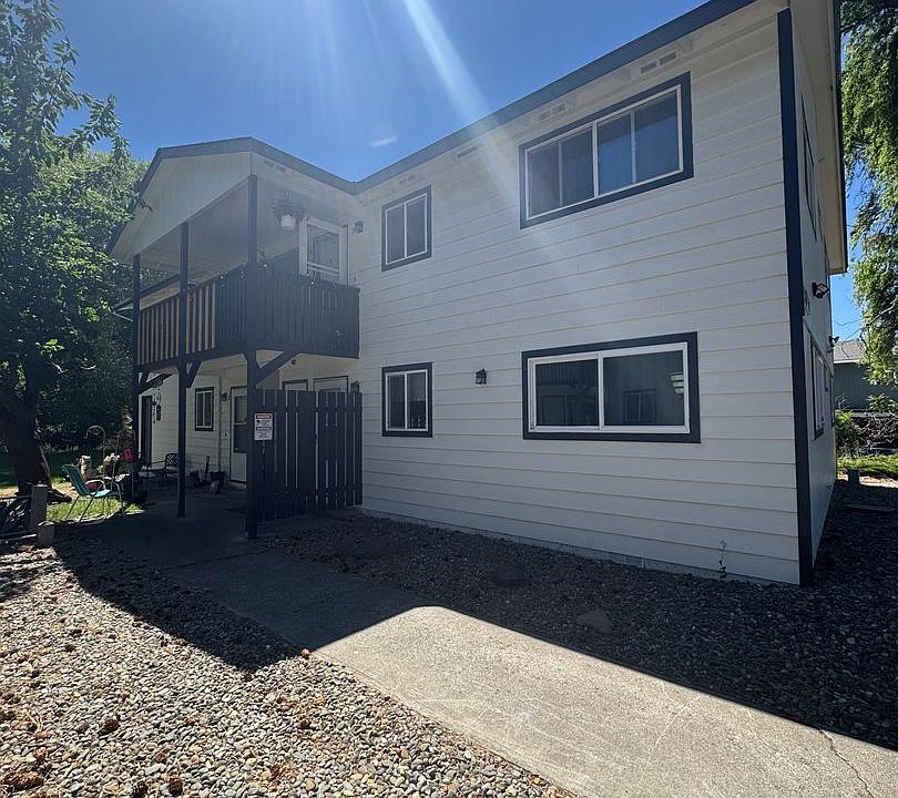 1st image of 1602 N Brook Ct APT 1