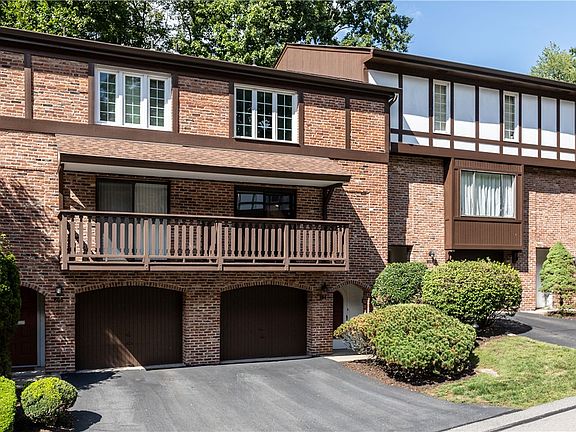 2nd image of 604 Maplewood Ct