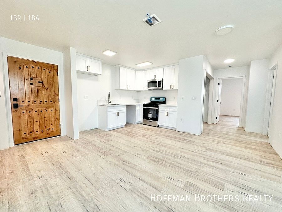 1st image of 5718 S Manhattan Pl #A