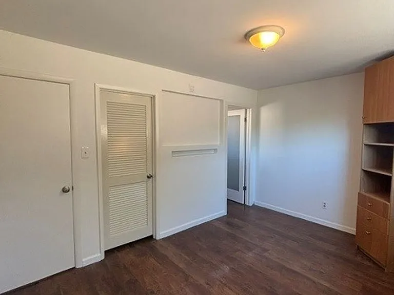 1201 Russ Ct — Photo 9