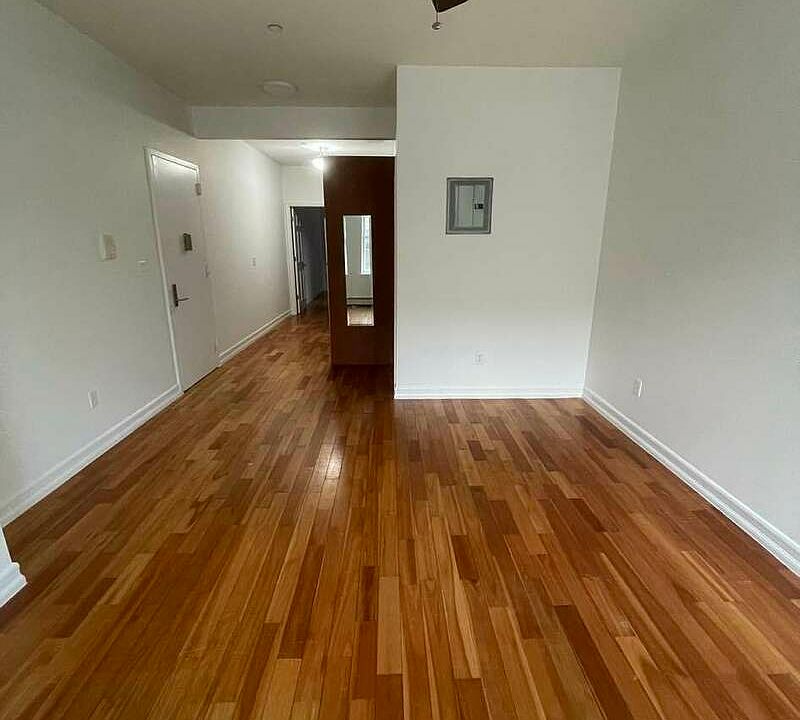 1st image of 411 17th St APT 1B