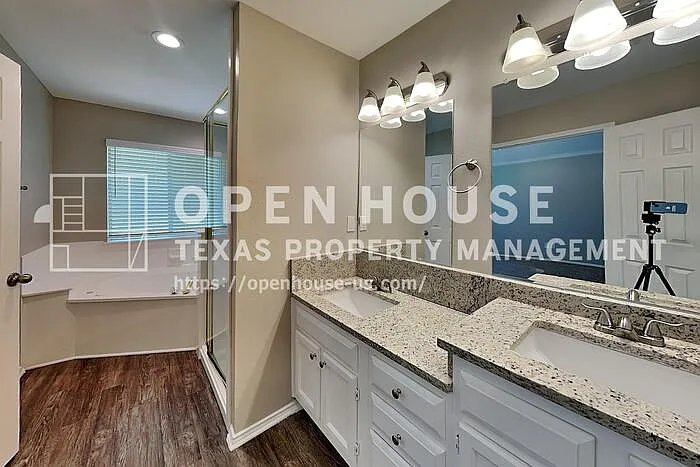 3604 Crestcreek Ct — Photo 12