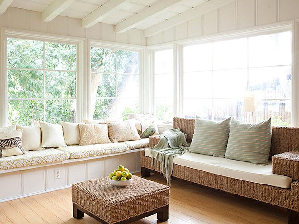 Living area with wraparound views.