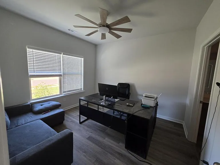 352 Castlepath Dr SW — Photo 19