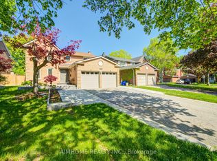 17 Garnish Grn, Markham, ON L3P 4P4