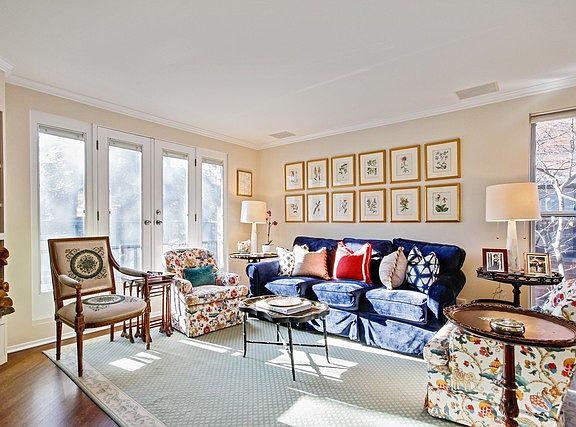 4th image of 641 W Willow St APT 201