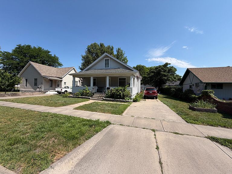 Listing photo 3