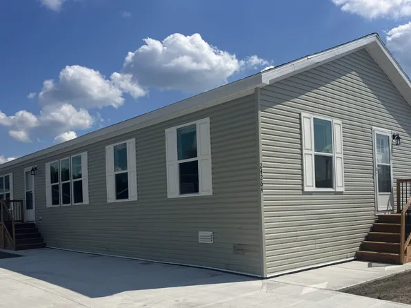 24264 Redwood Dr #264, Chelsea, MI 48118