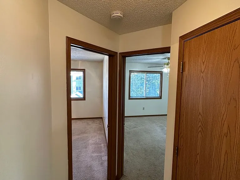 36 Plex - Village Green Apartments — Photo 21