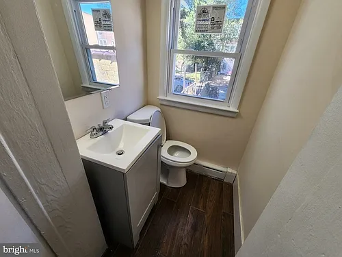 4621 Woodland Ave — Photo 10