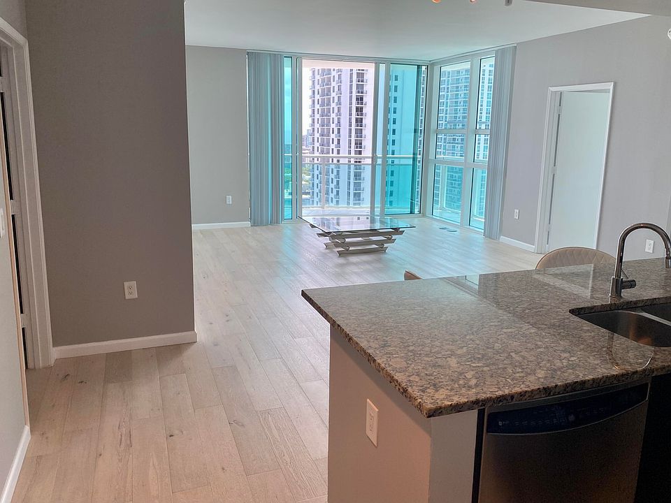 1st image of 951 Brickell Avenue #3611