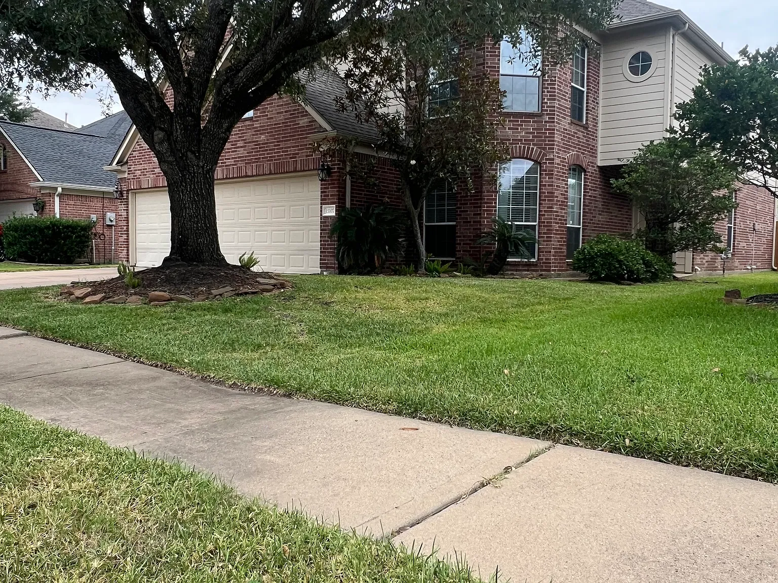 6 bed, 3.5 bath, 3767 sqft, $3,300 — Photo 3