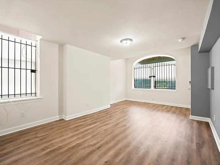 1721 W Tioga St #1 — Photo 4