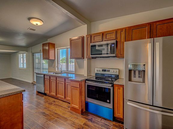 2nd image of 418 W Calle Margarita