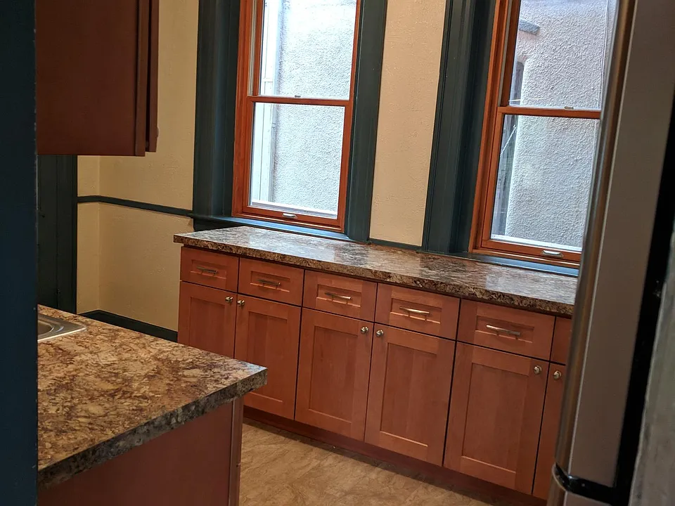 Large kitchen with lots of cabinets!