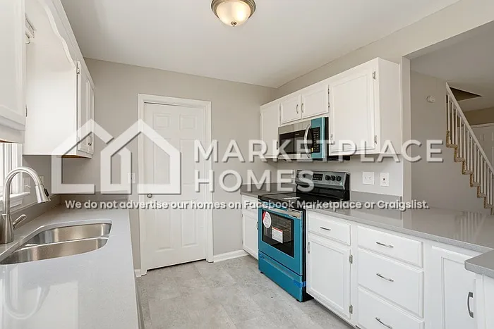 416 Sandburg Dr — Photo 10
