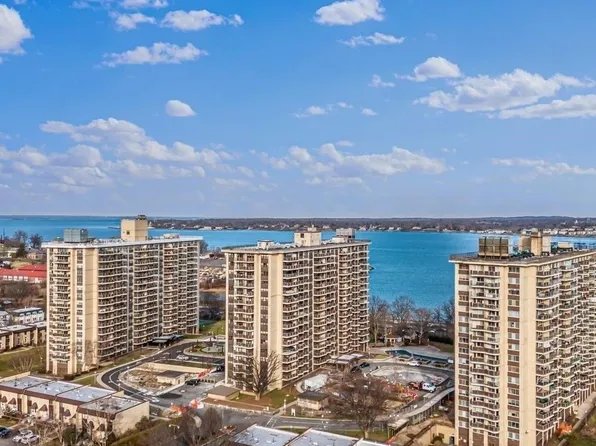 18-05 215 Street #4S, Bayside, NY 11360