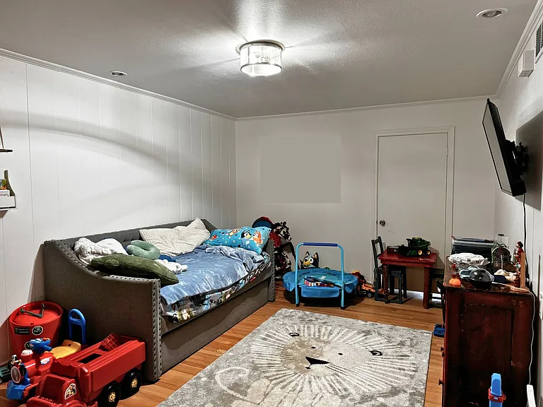 2412 Dartmouth St — Photo 32