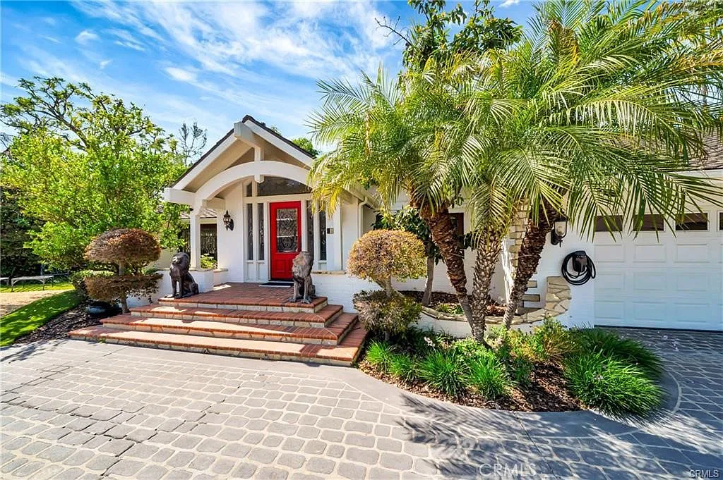 5 bed, 5.5 bath, 4822 sqft, $14,750 — Photo 3