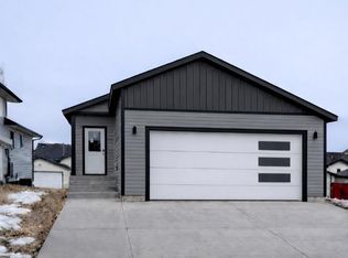 98 S Sunwood Cres SW, Medicine Hat, AB T1B0R5