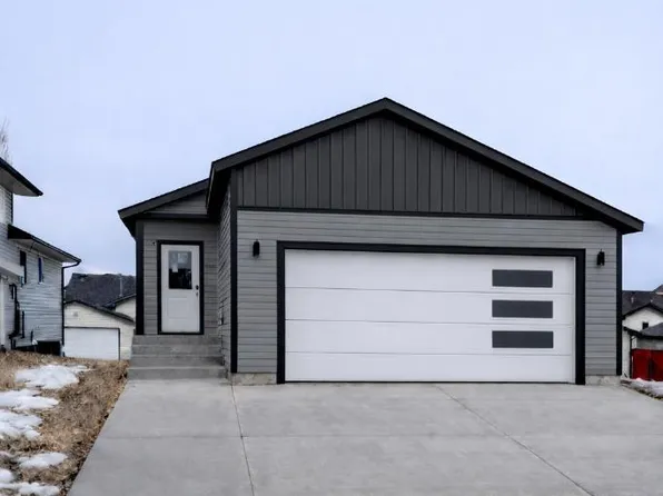 98 S Sunwood Cres SW, Medicine Hat, AB T1B 0R5