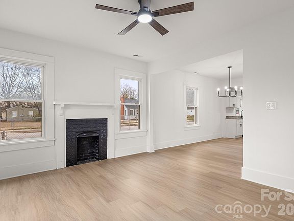 3rd image of 330 Stonewall Ave S