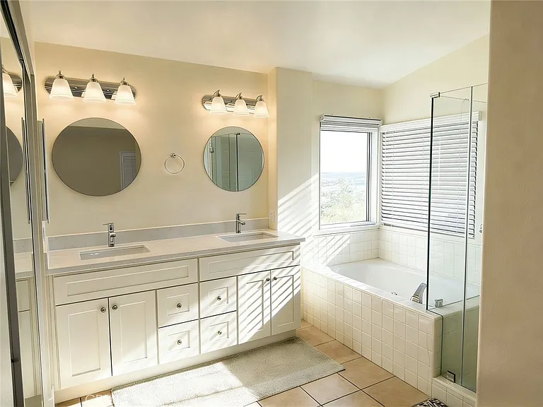 2115 Sun Ridge Dr — Photo 6