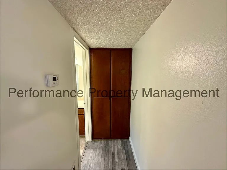 Crest View Apartments — Photo 6