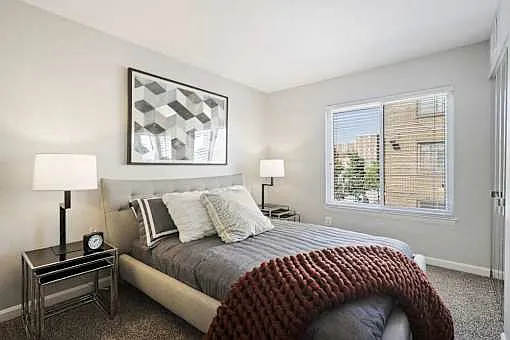 Washington Apartments — Photo 7