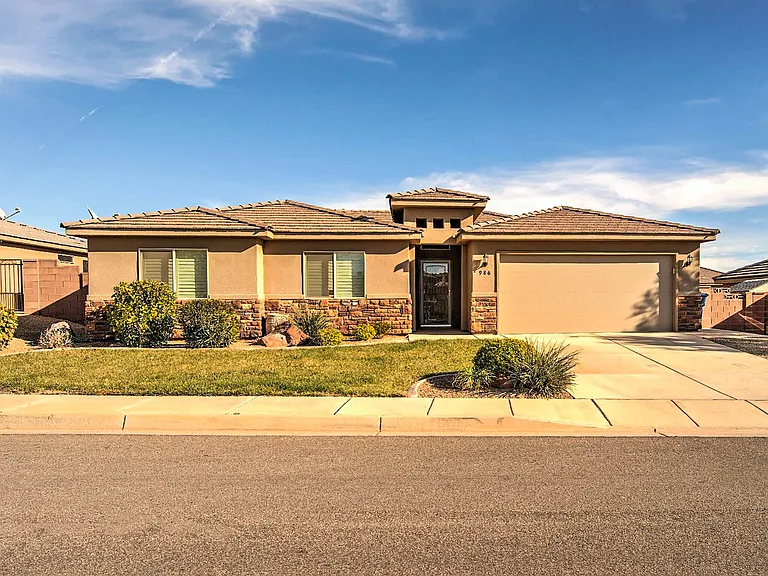 986 Camel Springs Dr — Photo 1