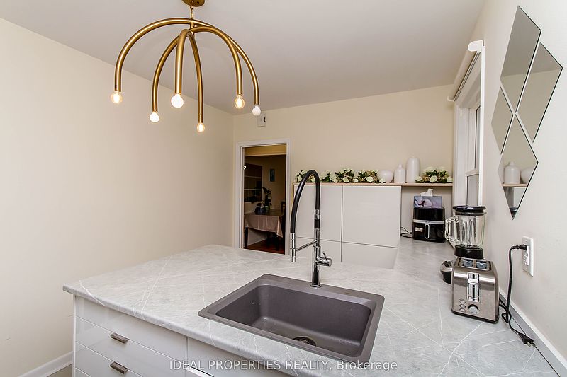 Ottawa House for rent - 3 Bedrooms — photo 16